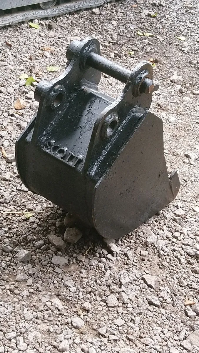 HITACHI ZAXIS DIGGER BUCKET 30mm pins - Image 2