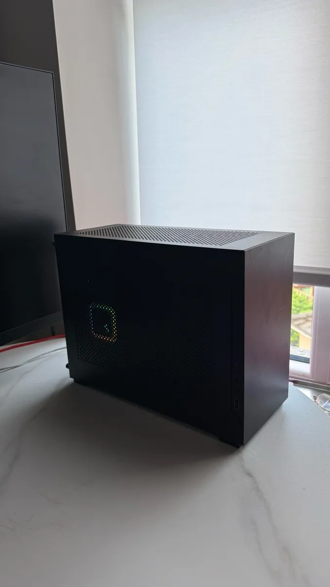Ryzen 7 9700x, RTX 4070 TI Super 16GB, 32GB, SFF - Image 1
