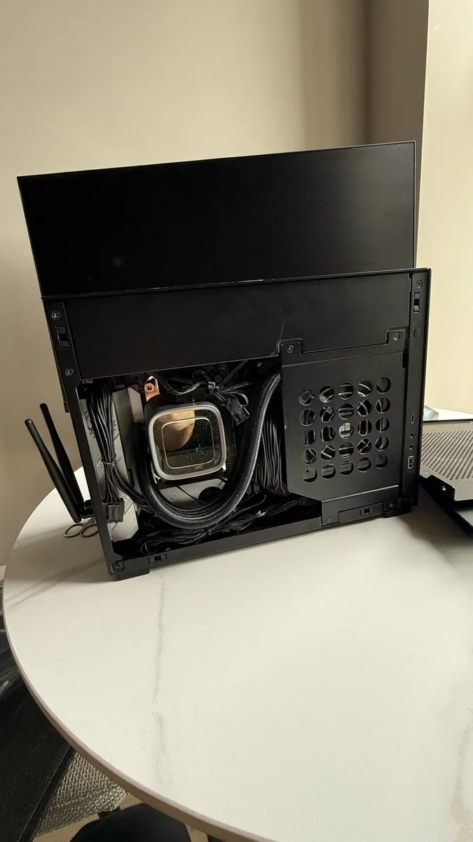 Ryzen 7 9700x, RTX 4070 TI Super 16GB, 32GB, SFF - Image 3