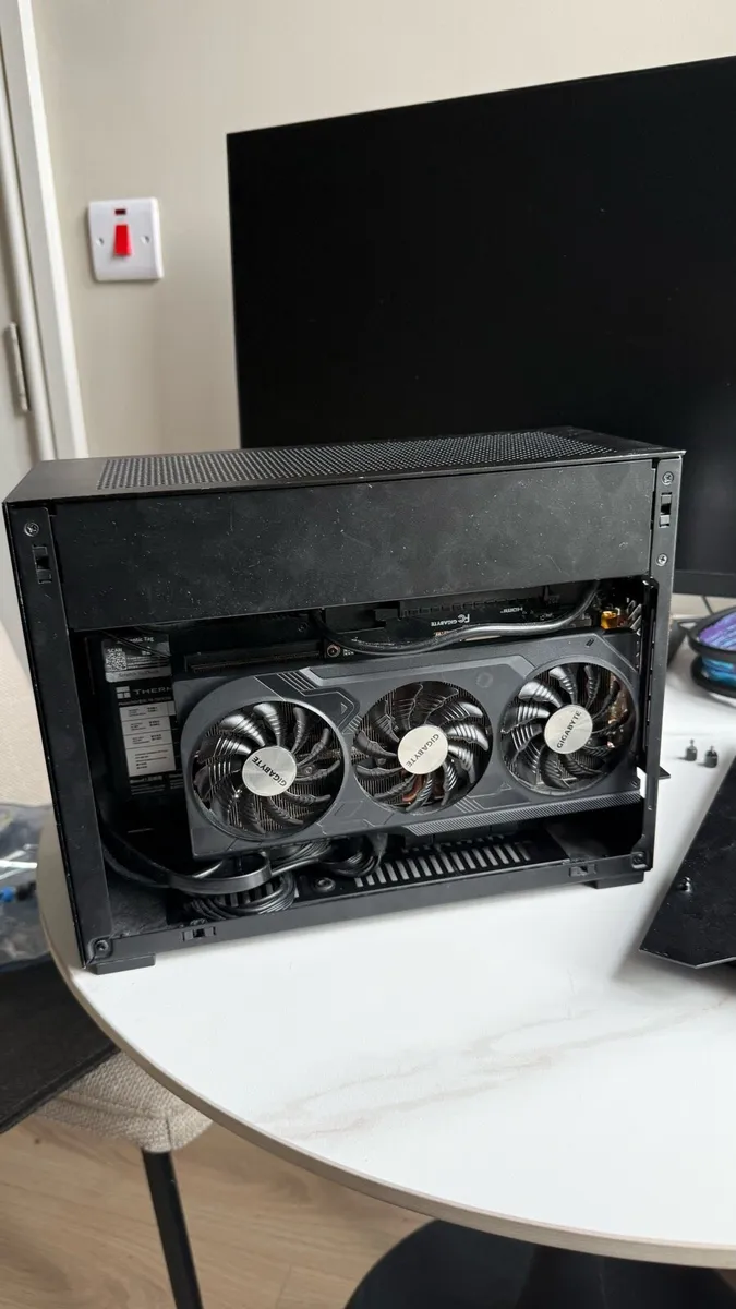 Ryzen 7 9700x, RTX 4070 TI Super 16GB, 32GB, SFF - Image 4