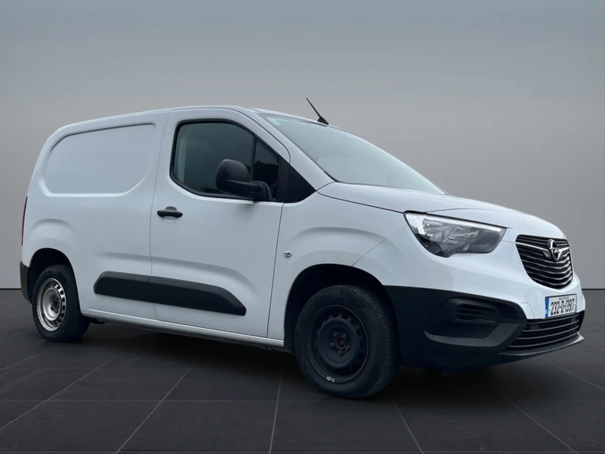 Opel Combo KOMF L1H1-1.5 100PS D 3DR - Image 1