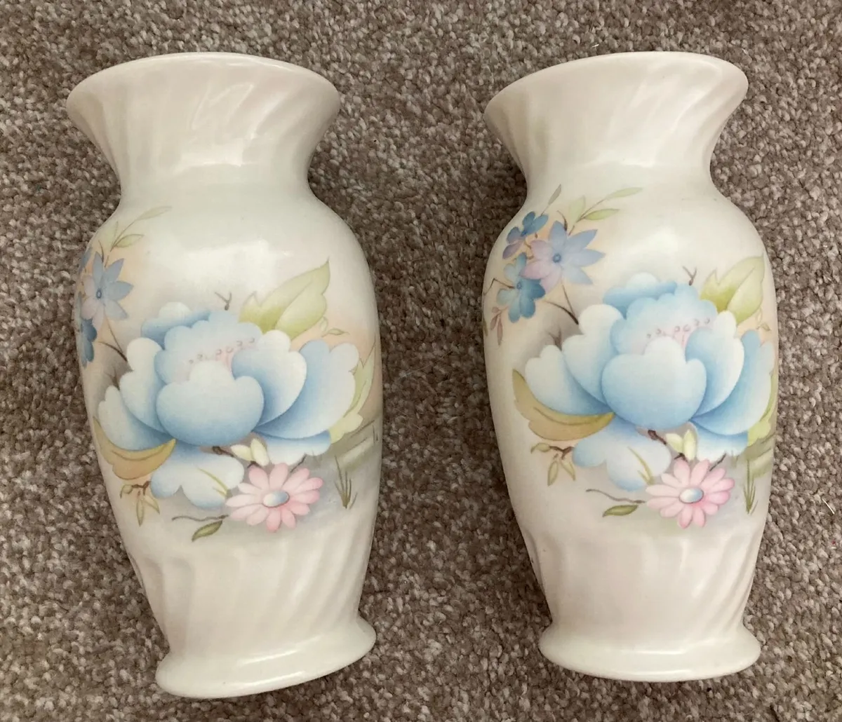 Vases - Image 1