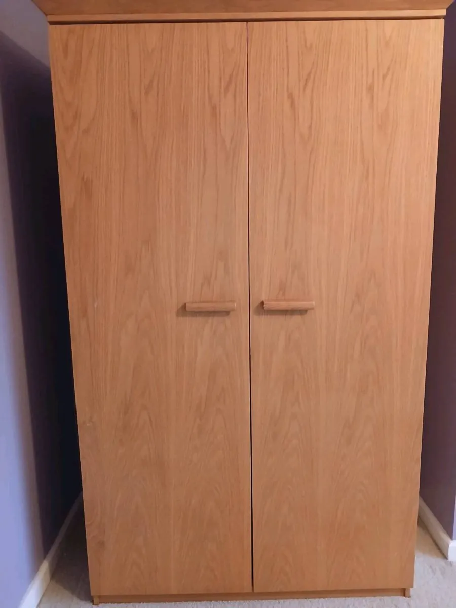 5piece Oak effect Bedroom suite - Image 1