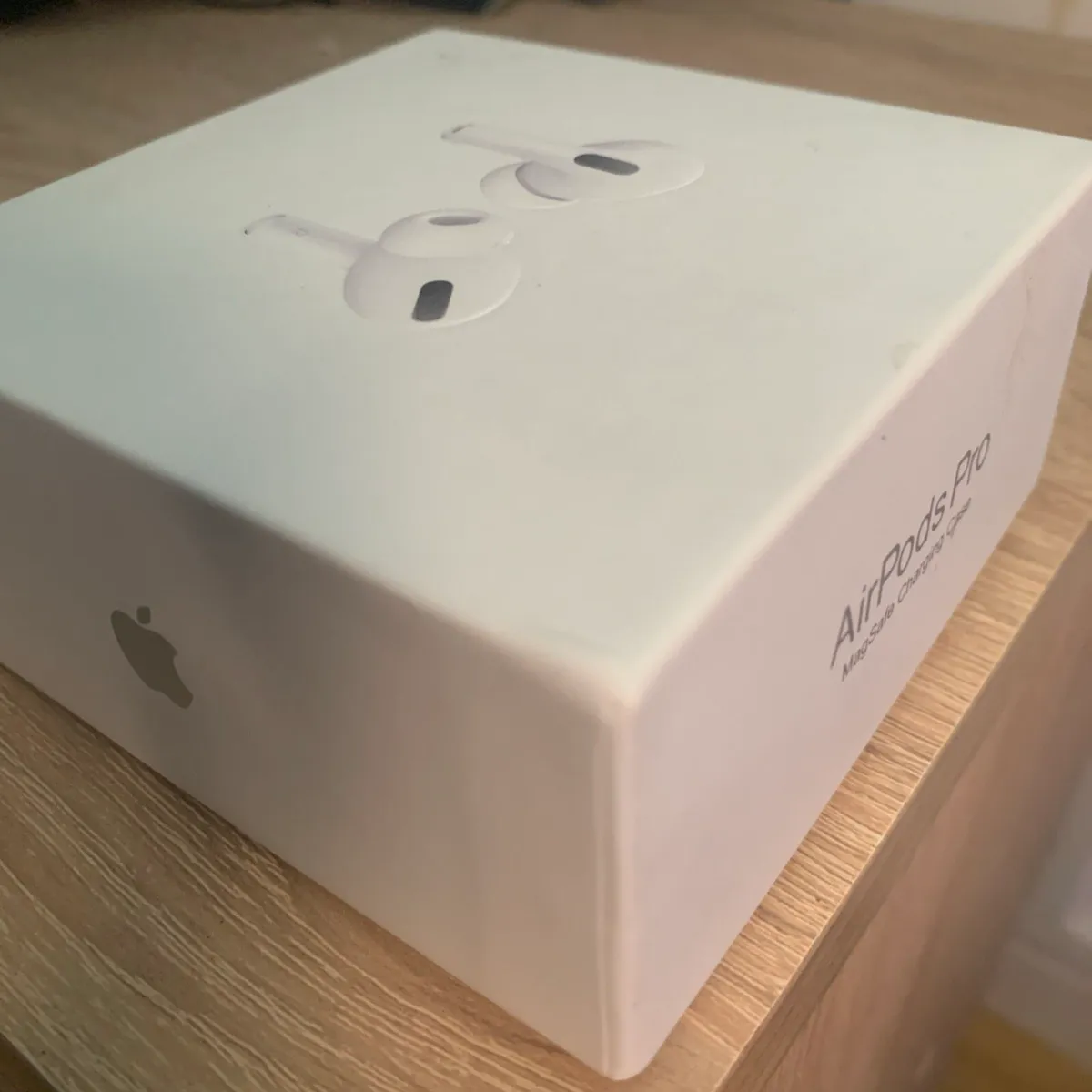 Apple AirPod Pros - Image 4