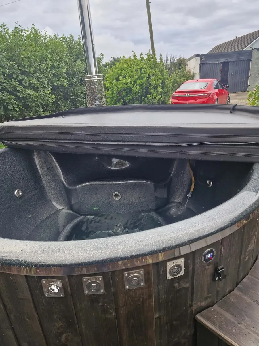 Hot tubs and saunas - Image 2