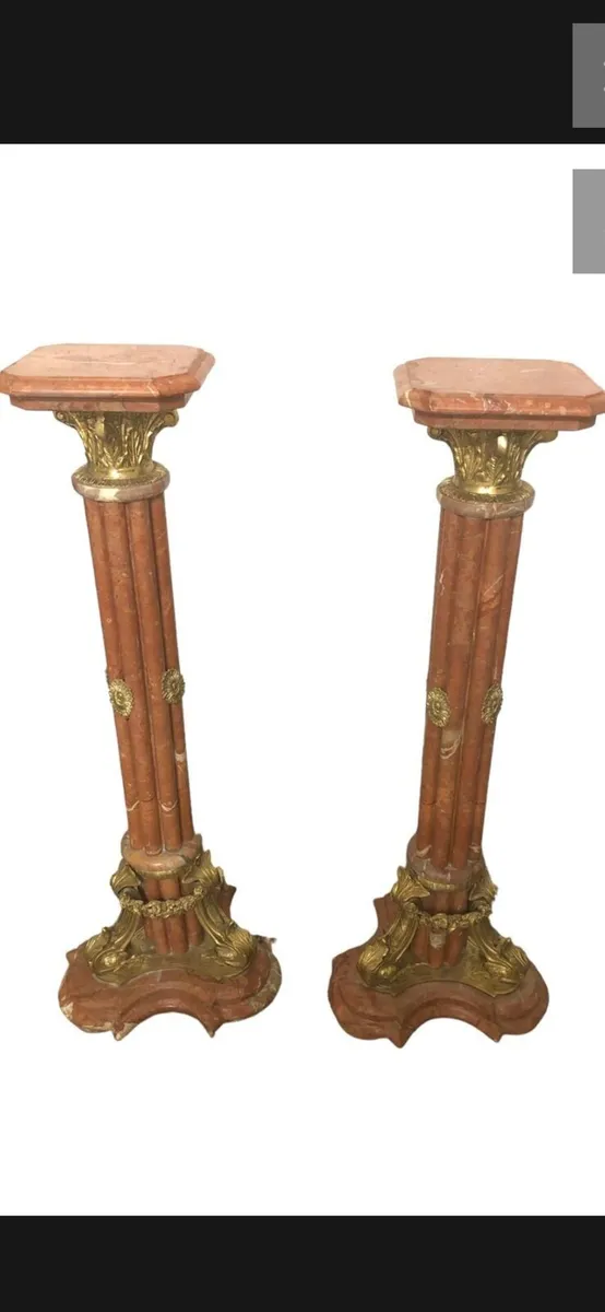 A pair of marble and brass pedestals - Image 1