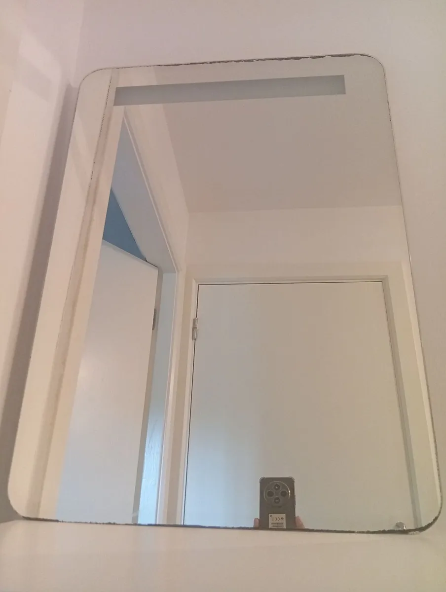 Modern Quality Bathroom wall mirror with Led light - Image 4