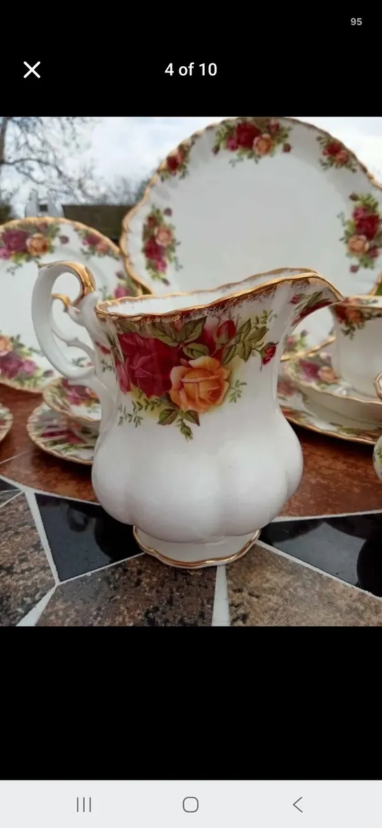 25 piece royal albert old country roses teaset - Image 4