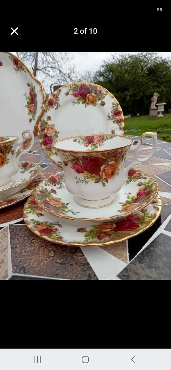 25 piece royal albert old country roses teaset - Image 2