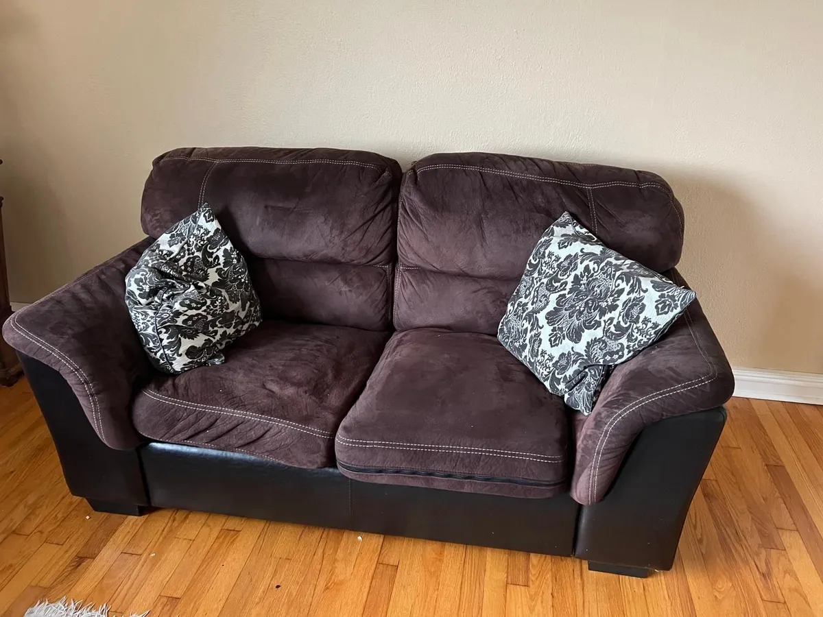 Couches - Image 2