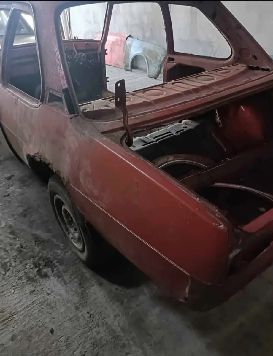 Opel ascona 2 door rolling shell - Image 4