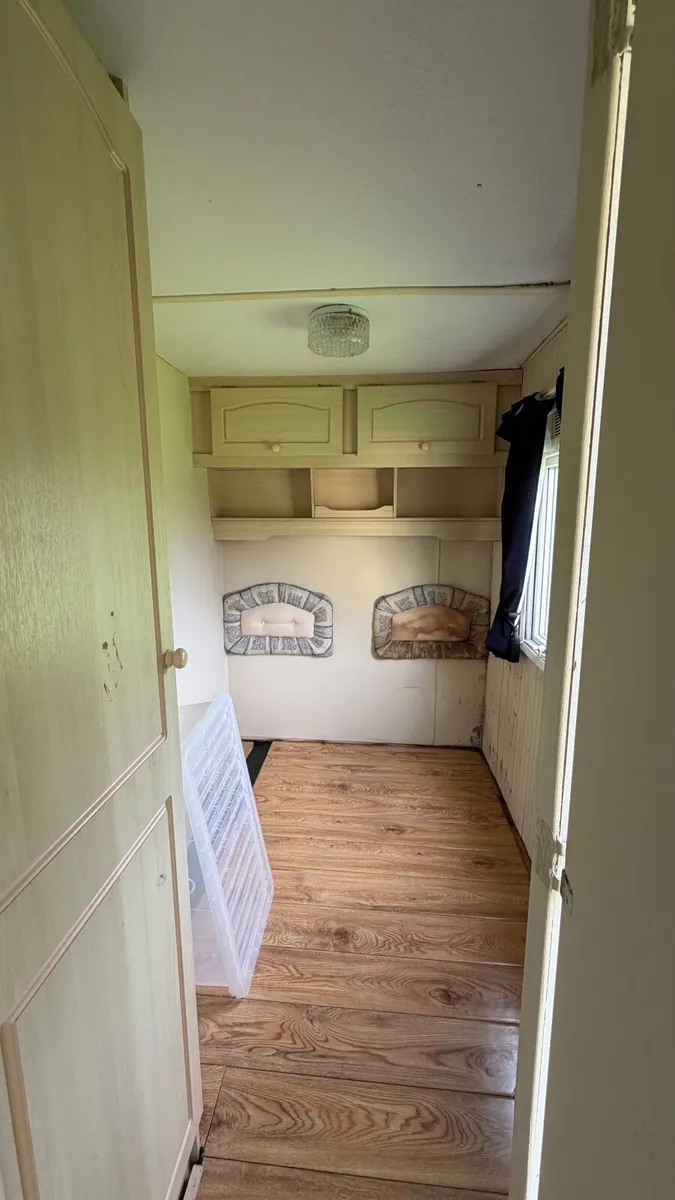 Mobile Home - Image 4
