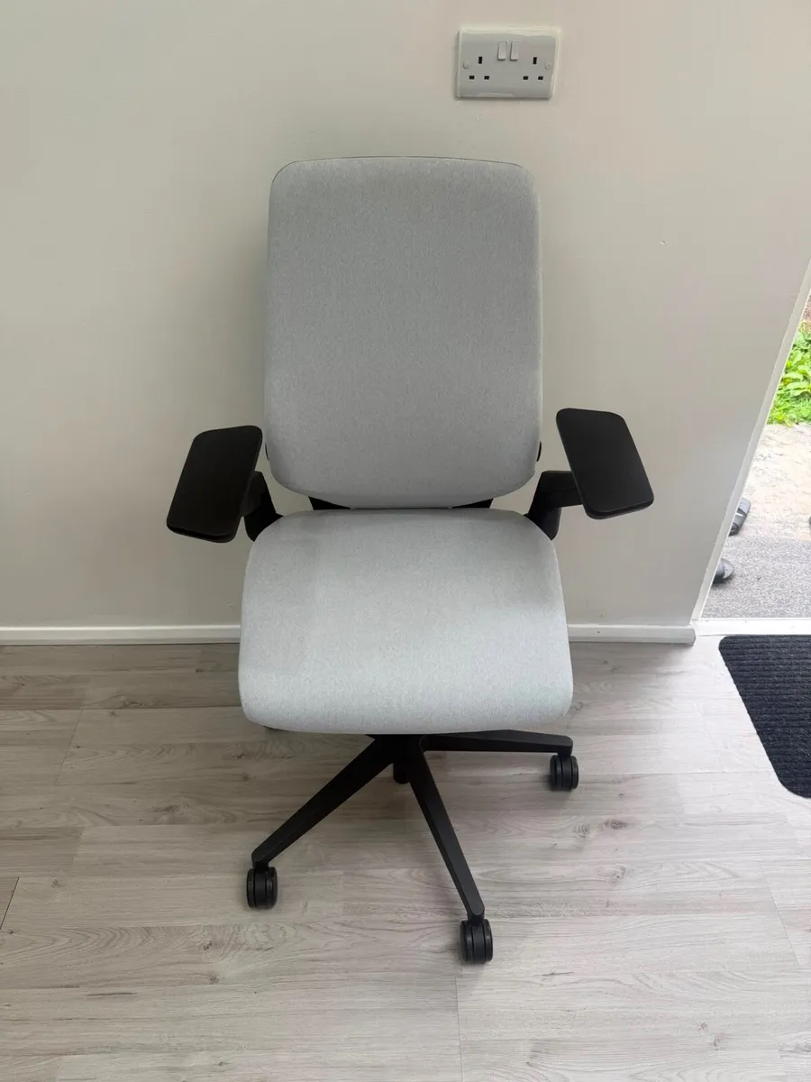 Steelcase Gesture Office Chair - Image 2