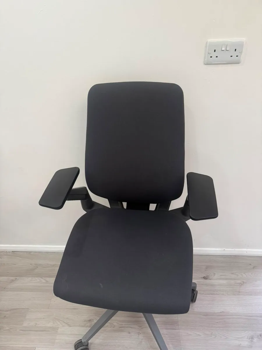 Steelcase gesture Office Chair - Image 1