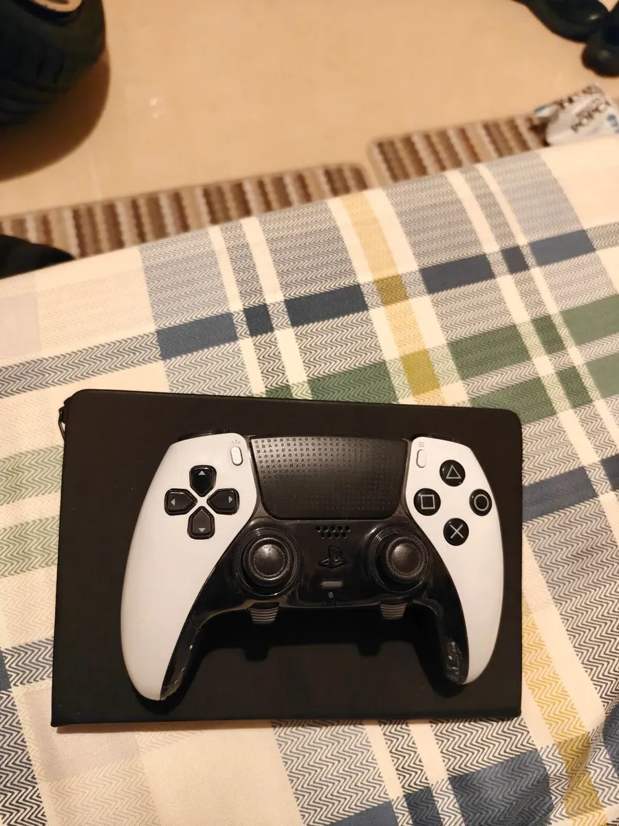 PS5 Digital Edition + DualSense Edge + Original Co - Image 2