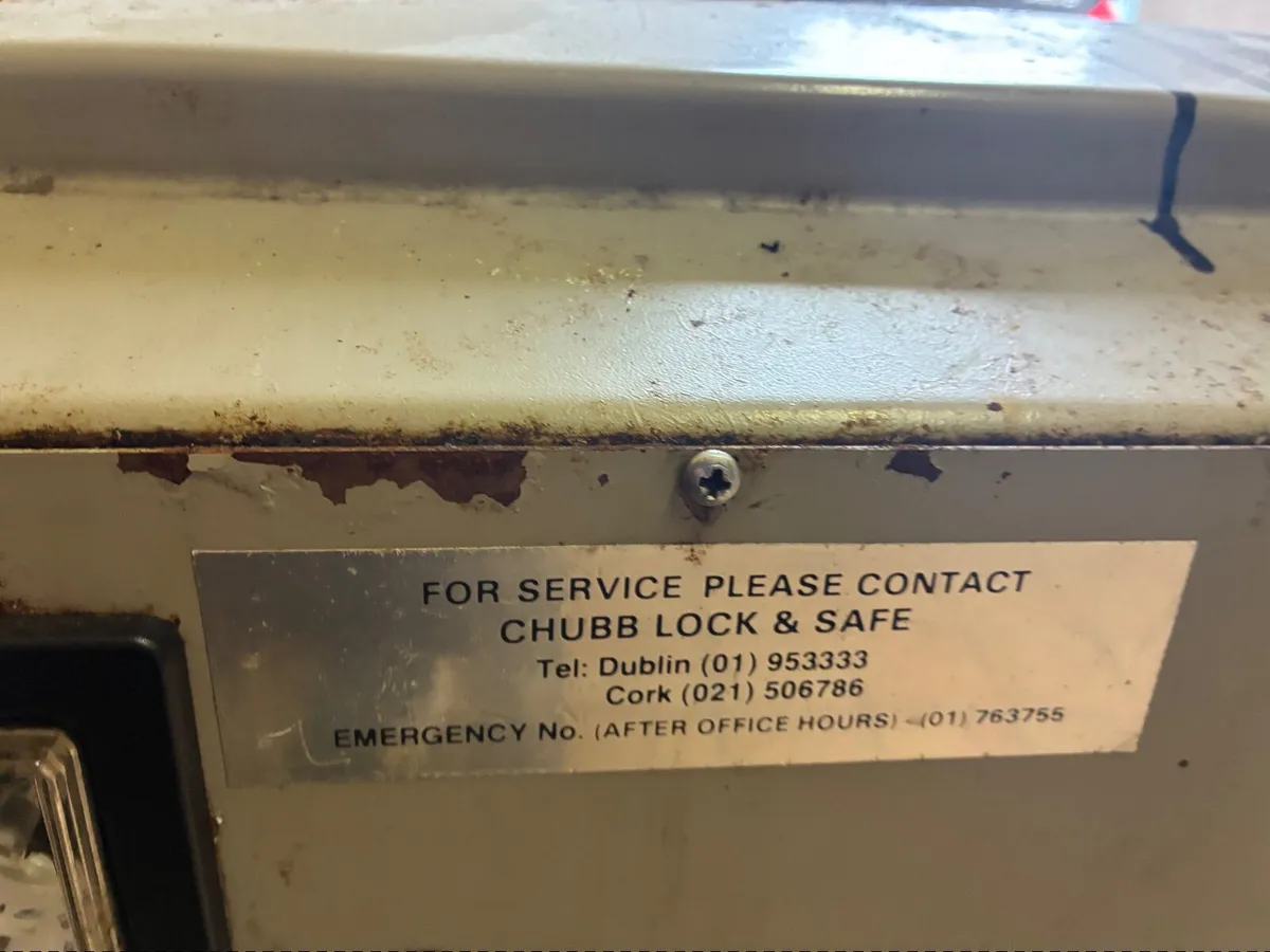 Safe - Image 3