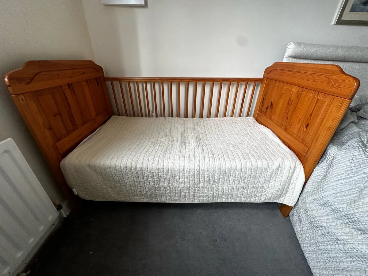 Kids bed - Image 1