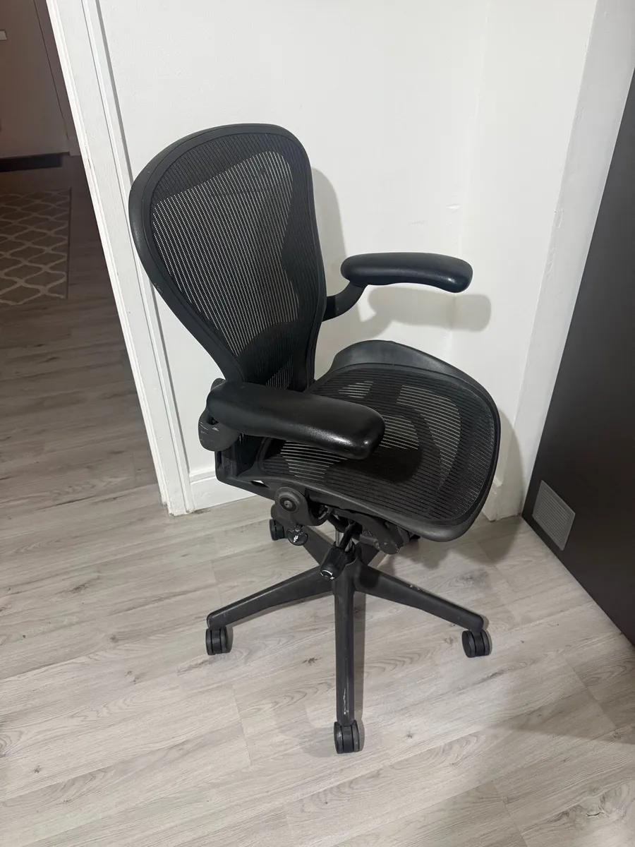 Herman miller Aeron Office Chair - Image 3