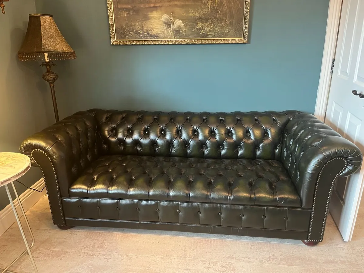 Classic Green Chesterfield Leather Suite - Image 2