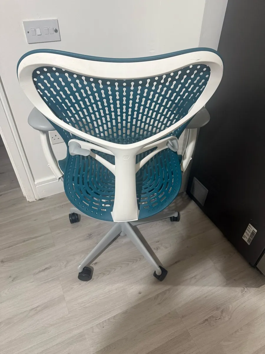 Herman Miller Mirra 2 Office Chair - Image 3