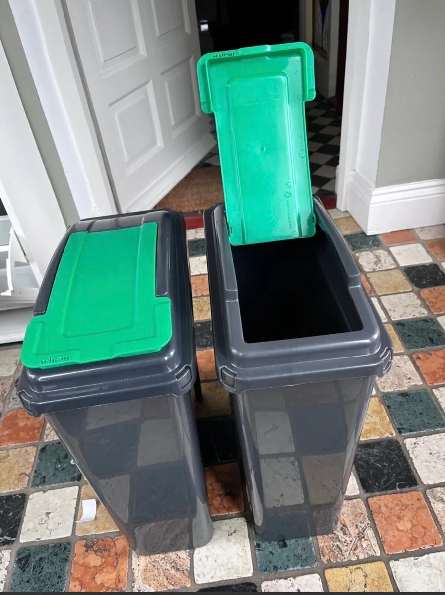Flip top bin, 25 litre (two available)