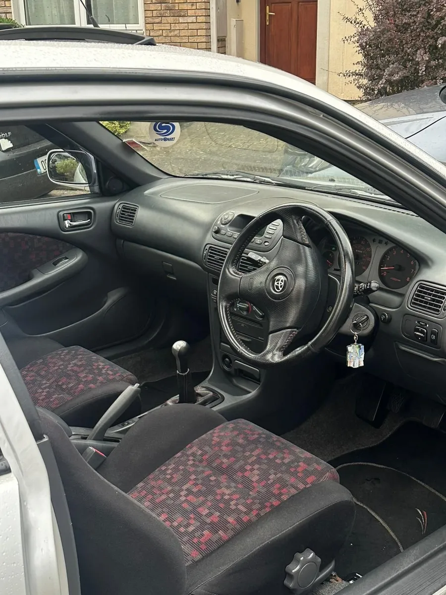 E11 Toyota Corolla Sr - Image 4
