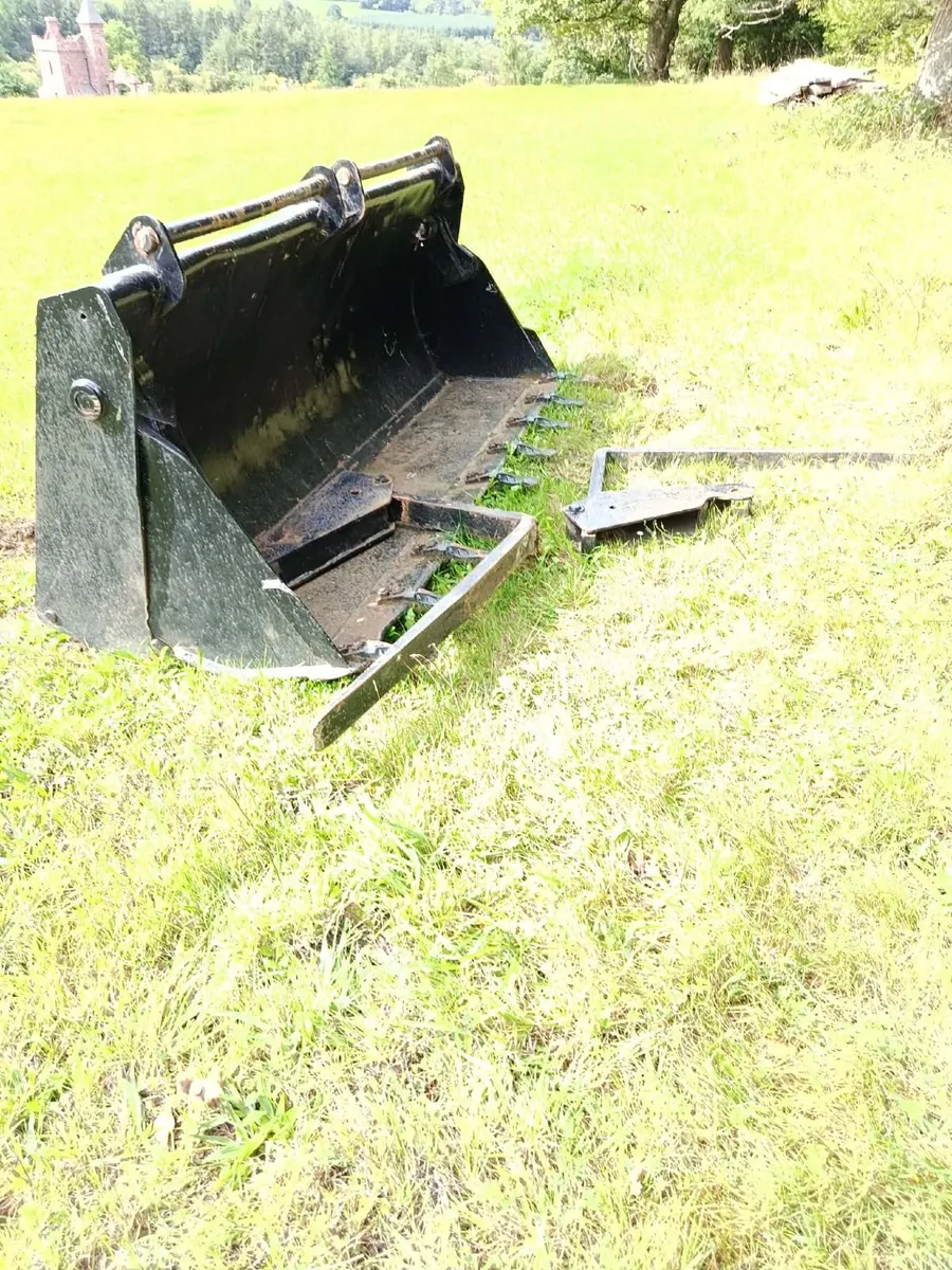 Jcb 4 in1 bucket - Image 4