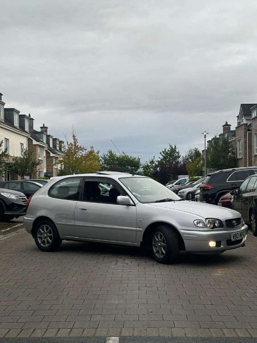 E11 Toyota Corolla Sr - Image 1