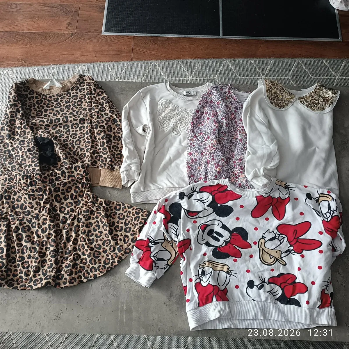 Girls clothes size 110cm - Image 2