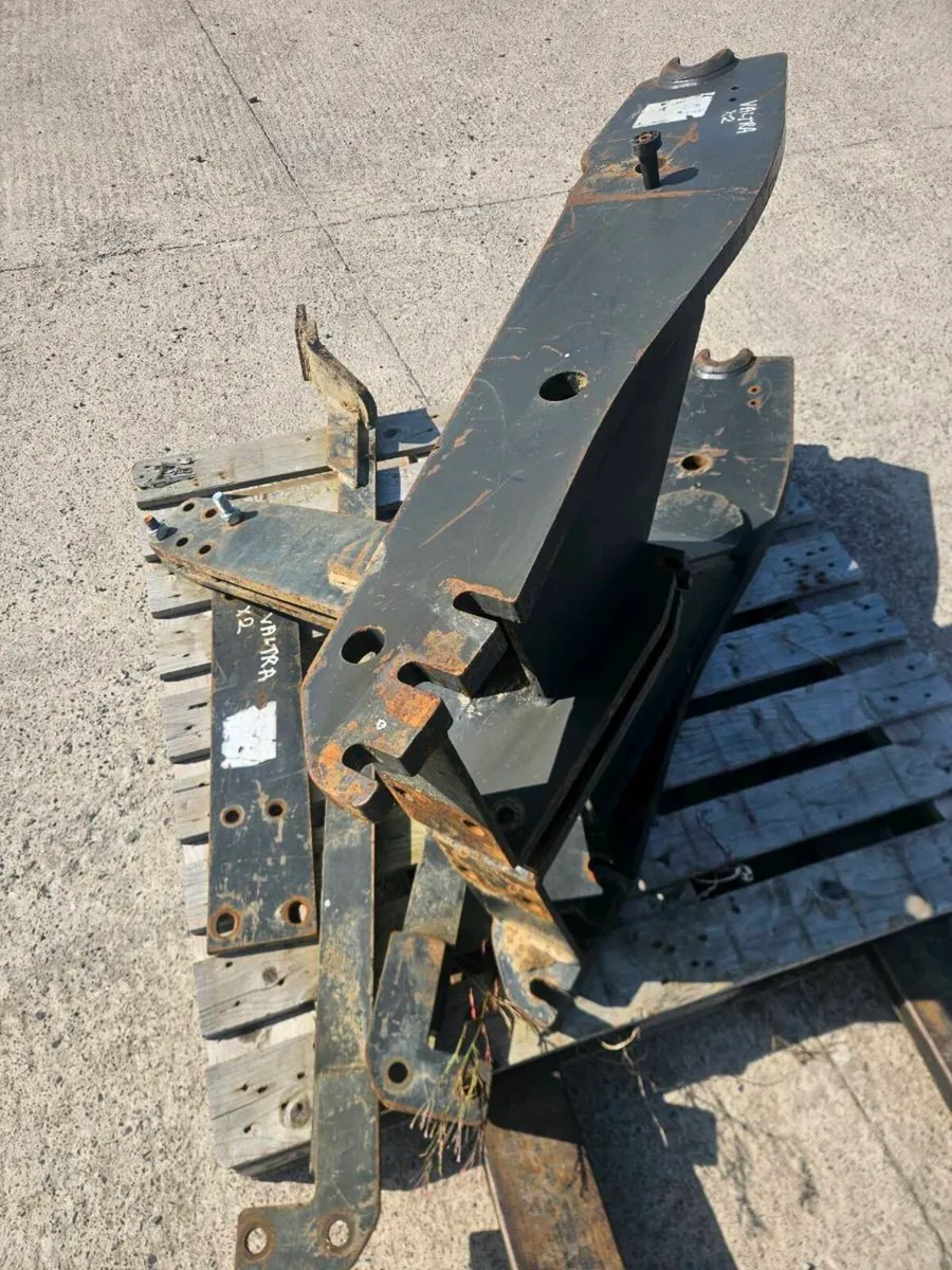 Quicke loader to suit 8000 series valmet  valtra - Image 1