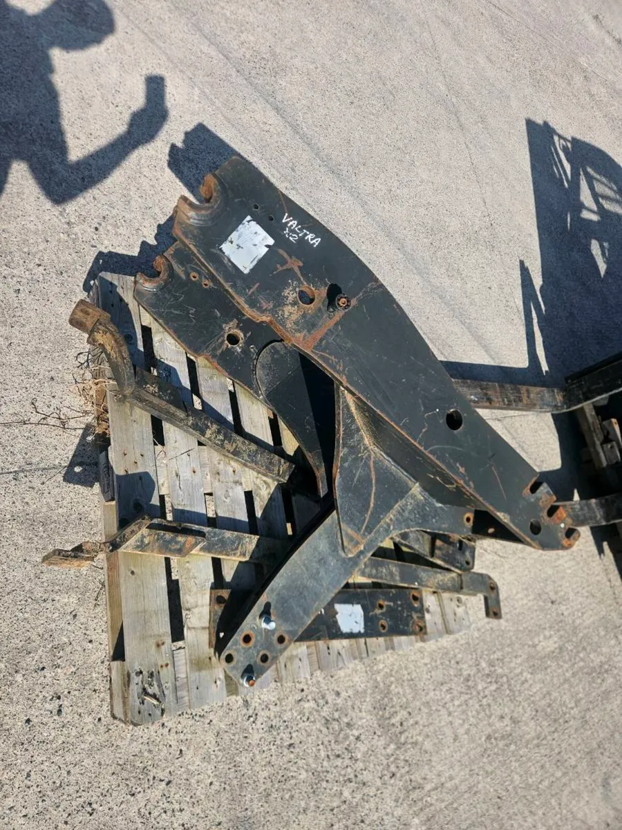 Quicke loader to suit 8000 series valmet  valtra - Image 2
