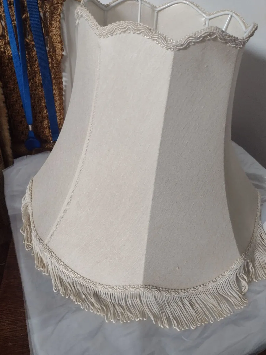 Vintage lamp shade with fringe - Image 2