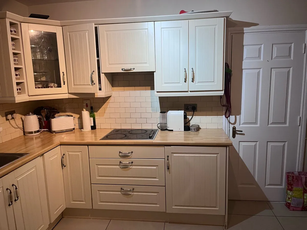 Full Kitchen for Sale - Image 2
