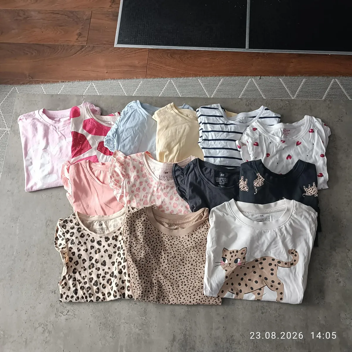 Girls clothes size 122 - Image 4