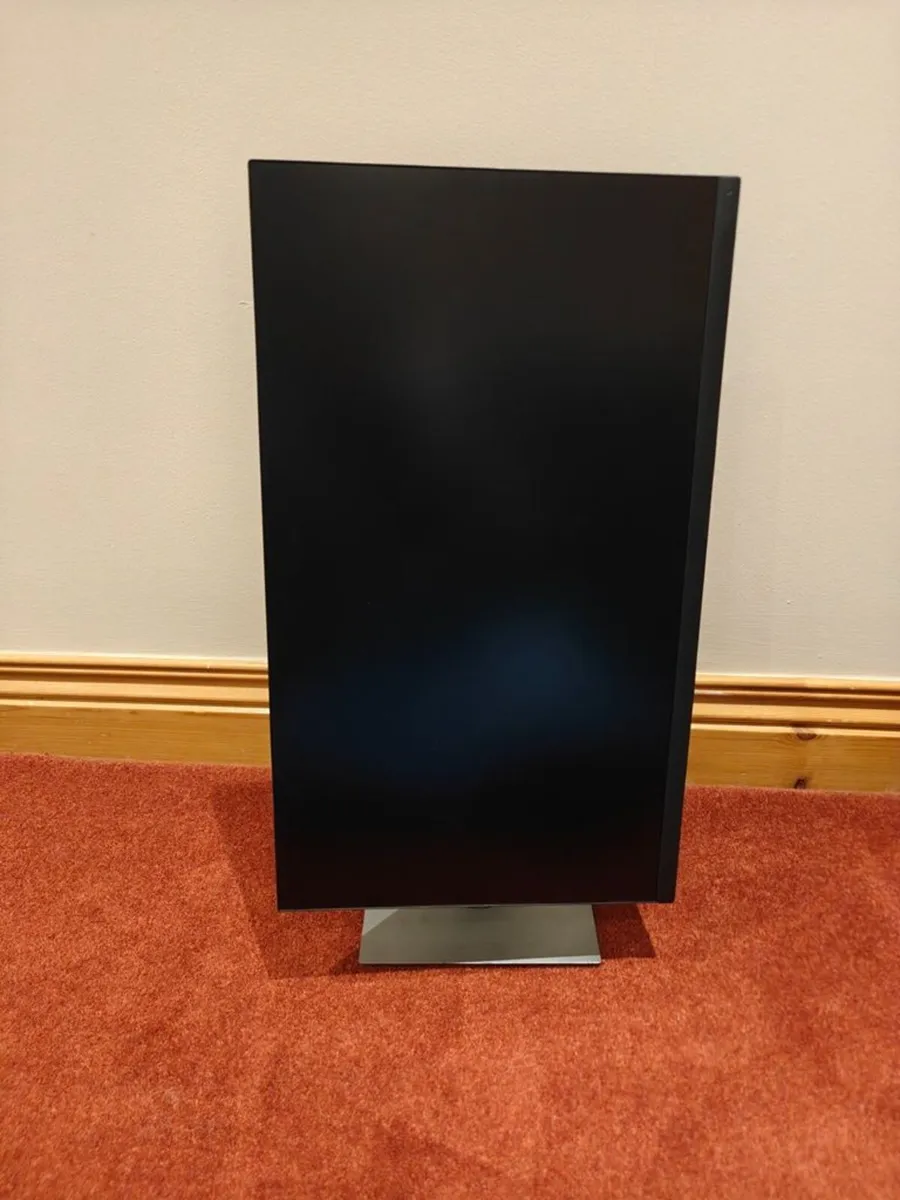 Dell 24 FHD USB-C Hub Monitor - P2422HE - Image 2