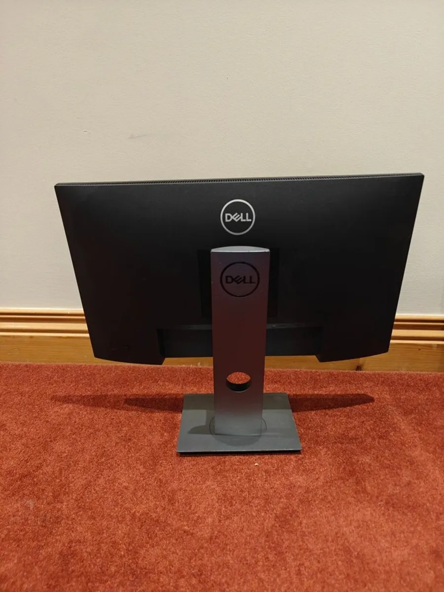 Dell 24 FHD USB-C Hub Monitor - P2422HE - Image 3