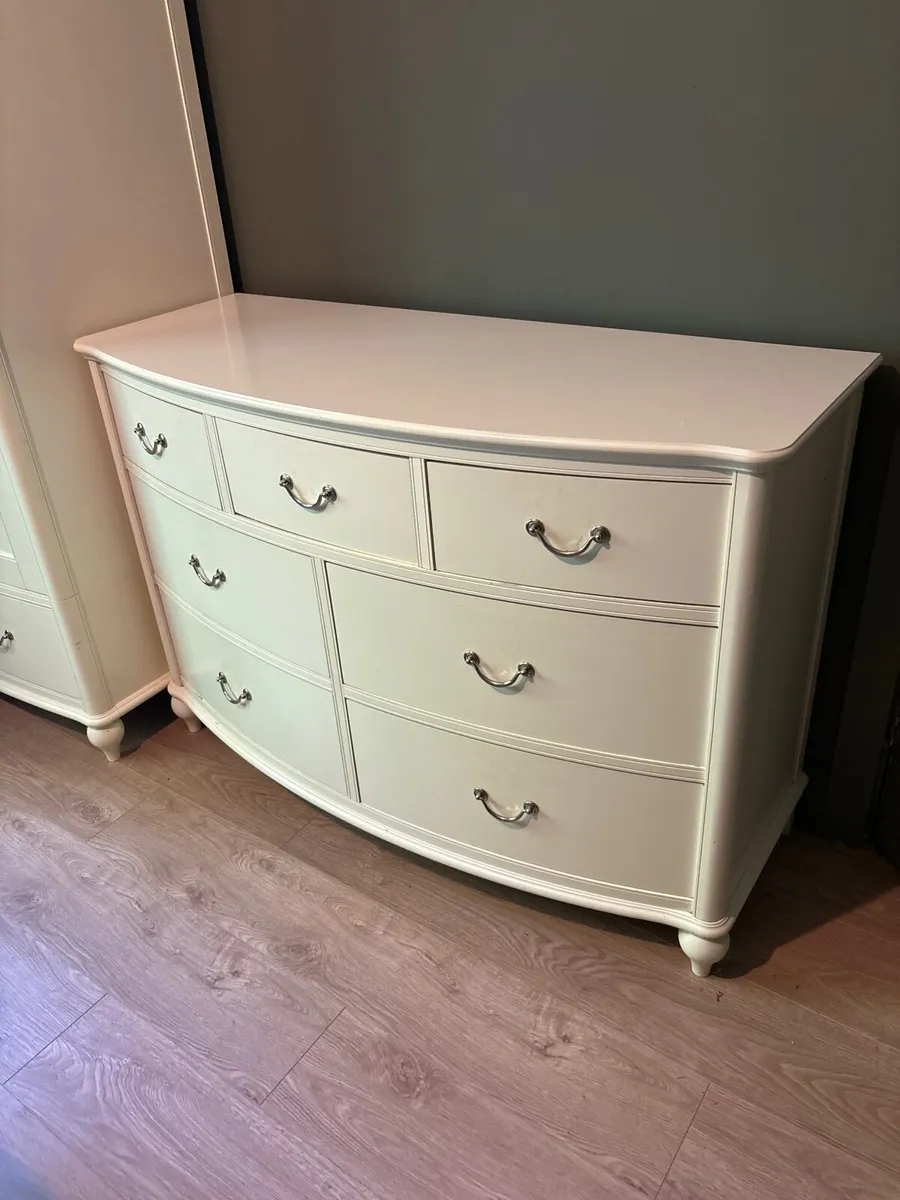 Casey’s Furniture 7 drawer chest of drawers - Image 3
