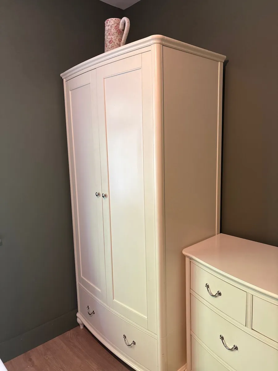 Casey’s furniture double wardrobe - Image 2