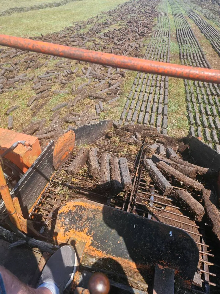 Turf turner/ loader - Image 3