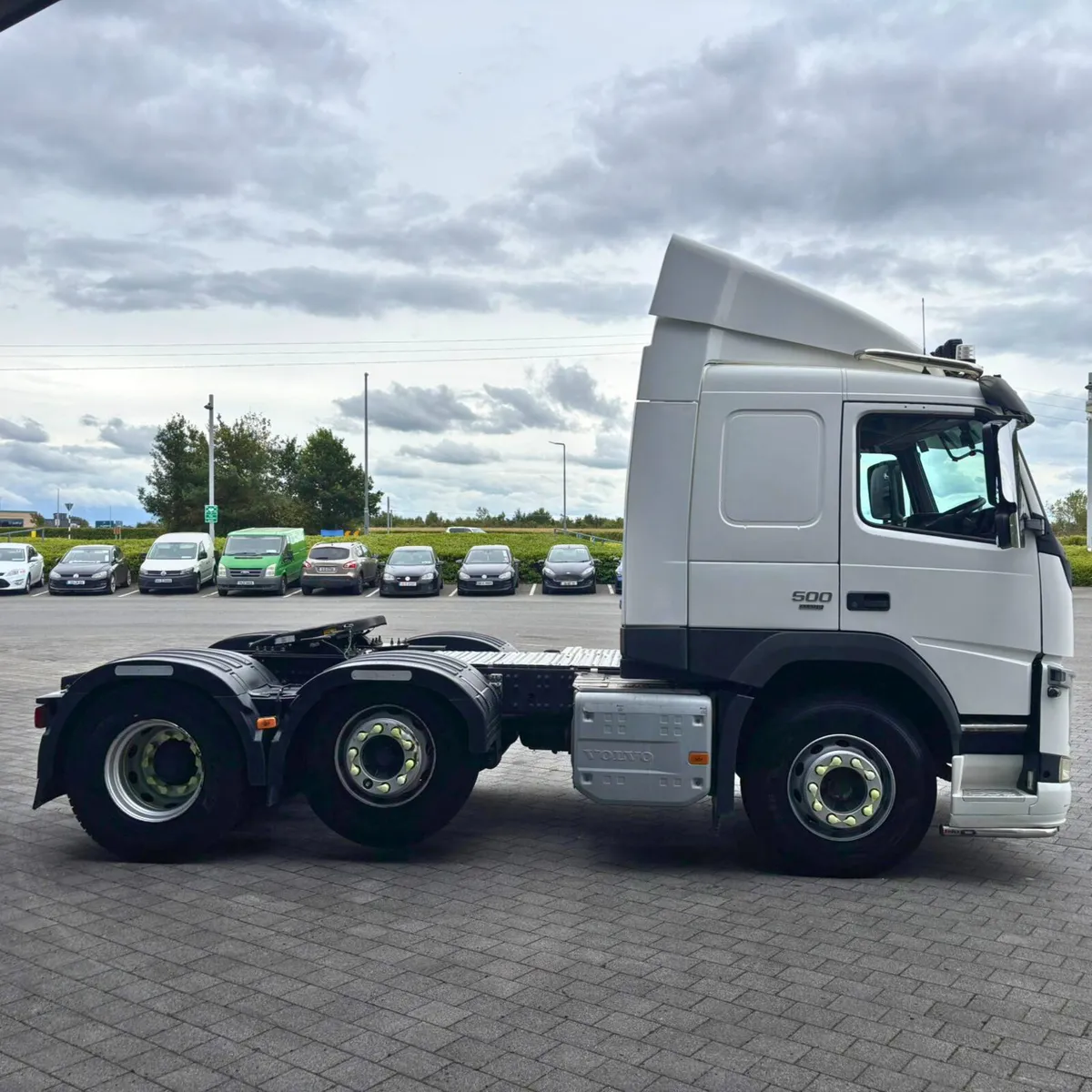 Volvo FM 460 6x2 - Image 4