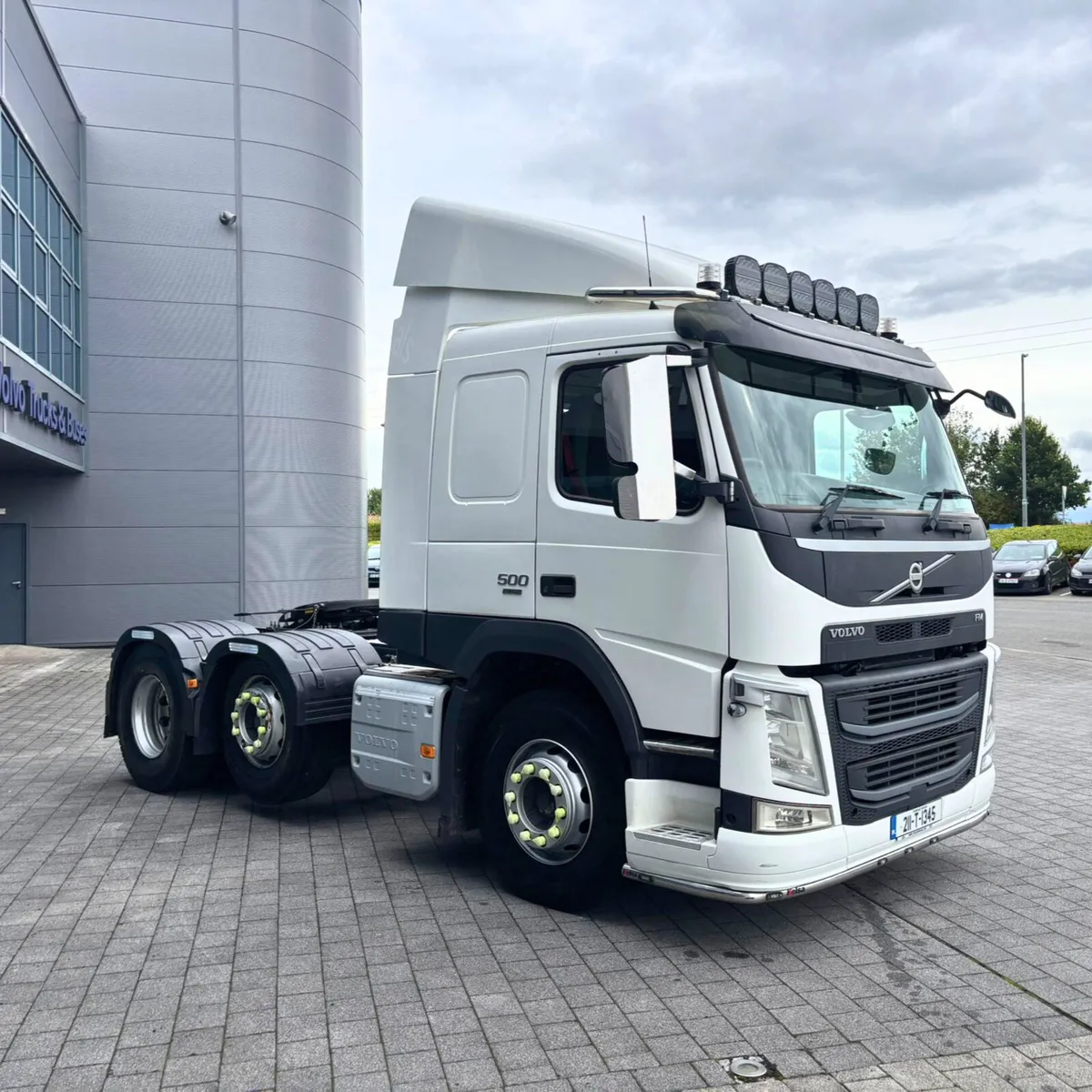 Volvo FM 460 6x2 - Image 3