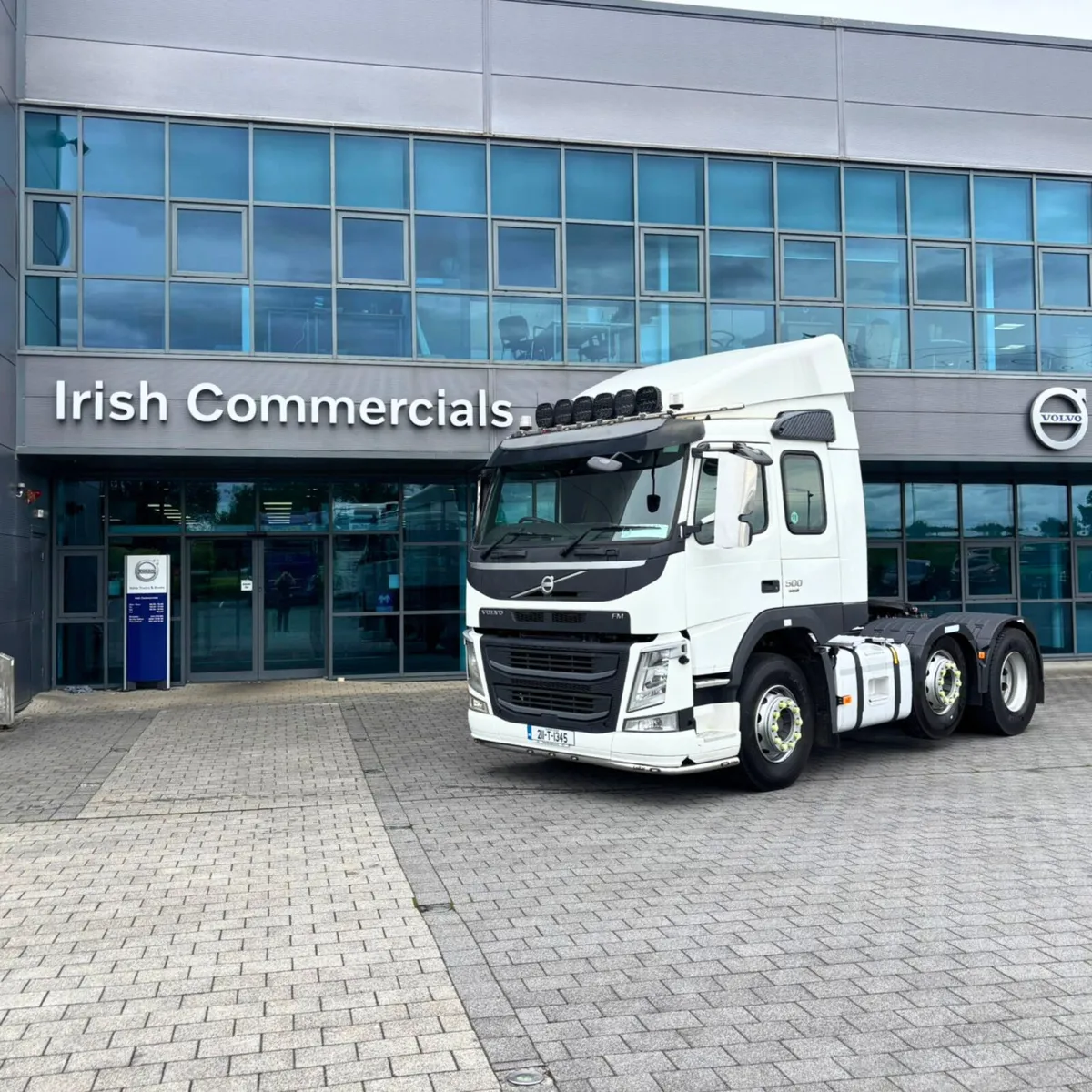 Volvo FM 460 6x2 - Image 1