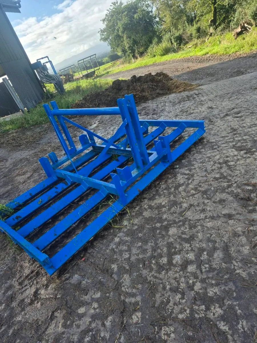 Land leveller