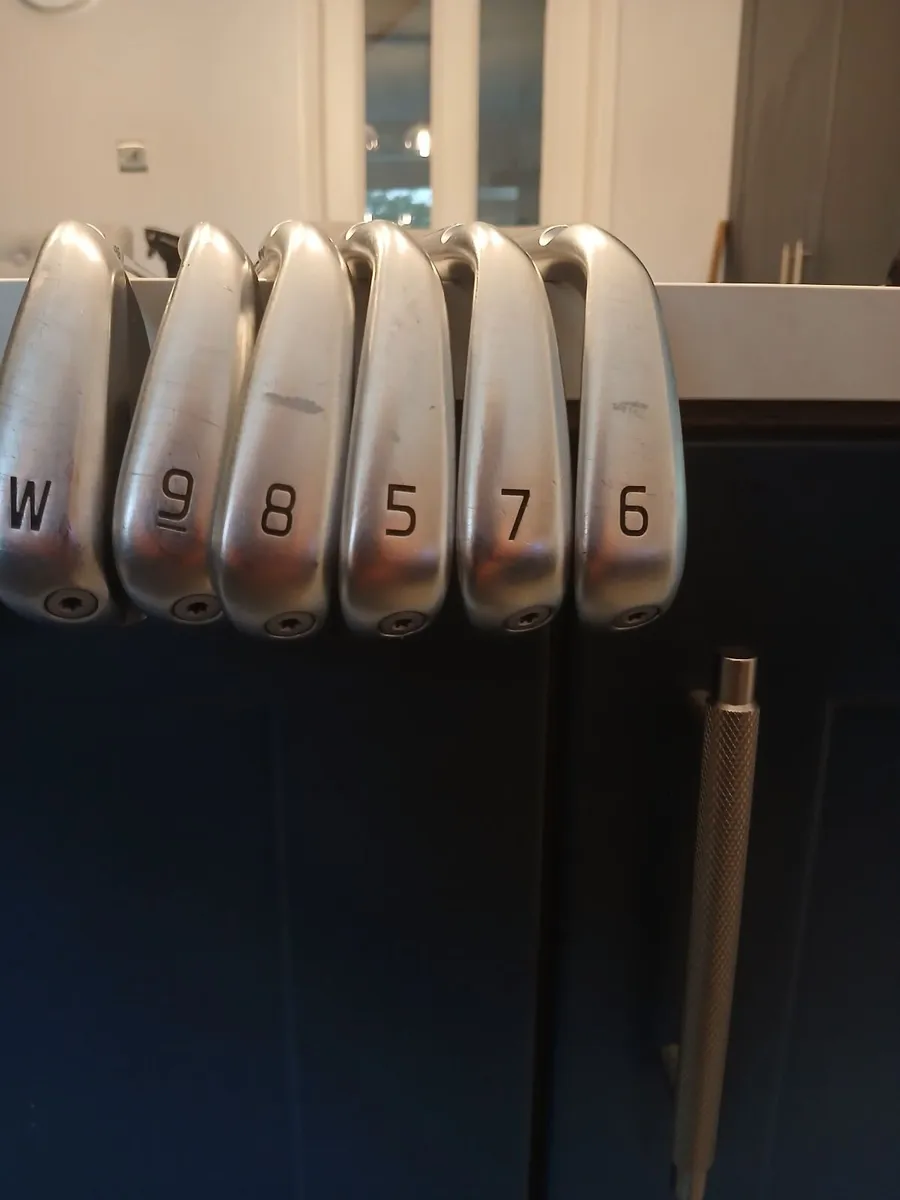 Ping i530 irons - Image 1