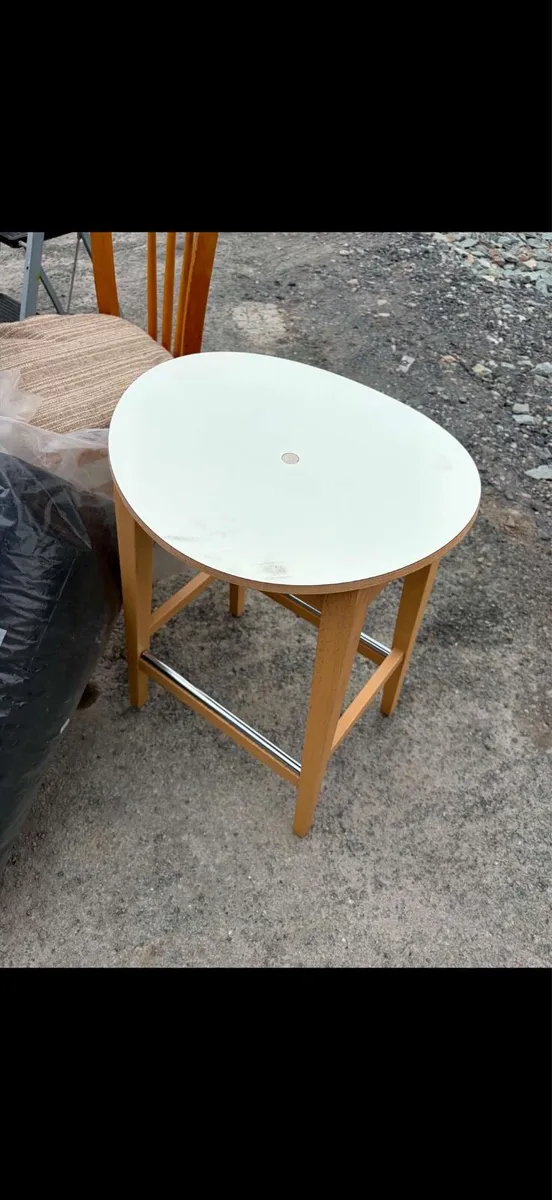 stool x1 - Image 1