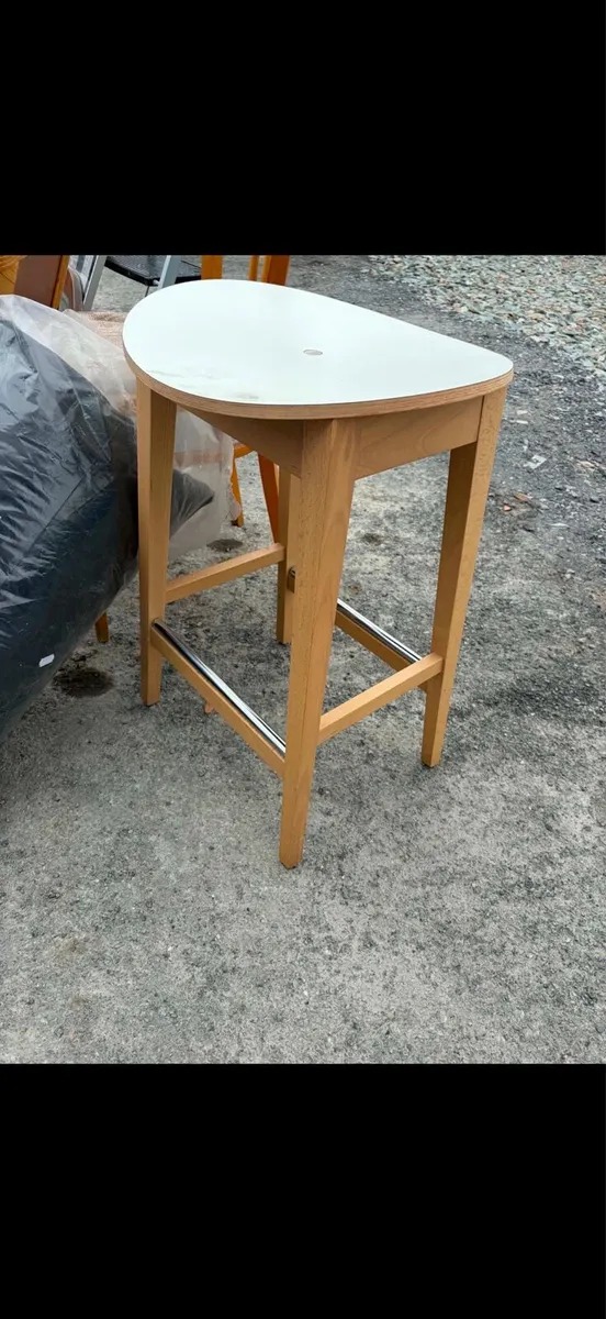 stool x1 - Image 2