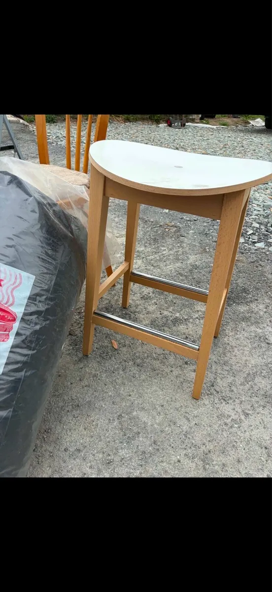 stool x1 - Image 3