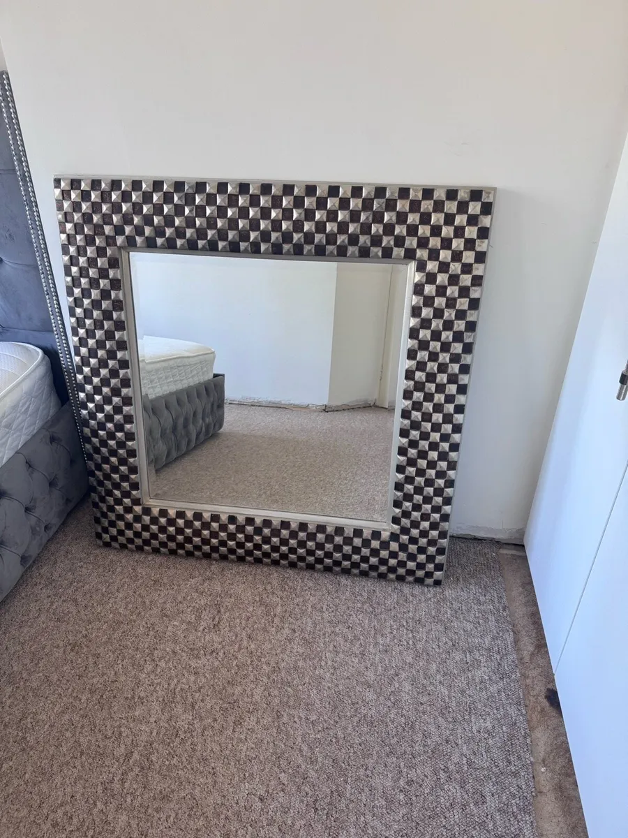 Mirror - Image 1