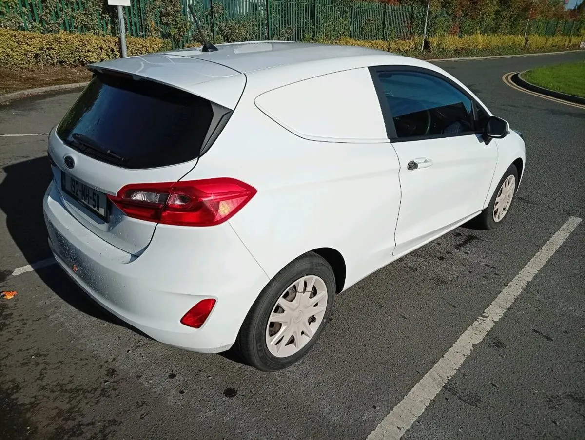 Ford fiesta 2019 - Image 3