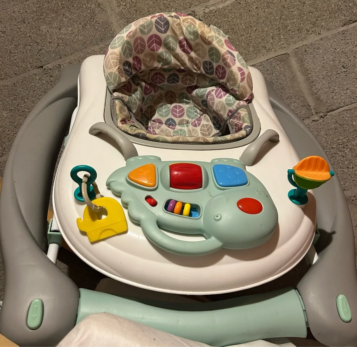 Baby walker - Image 2